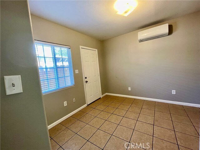 Building Photo - 16773 Randall Ave