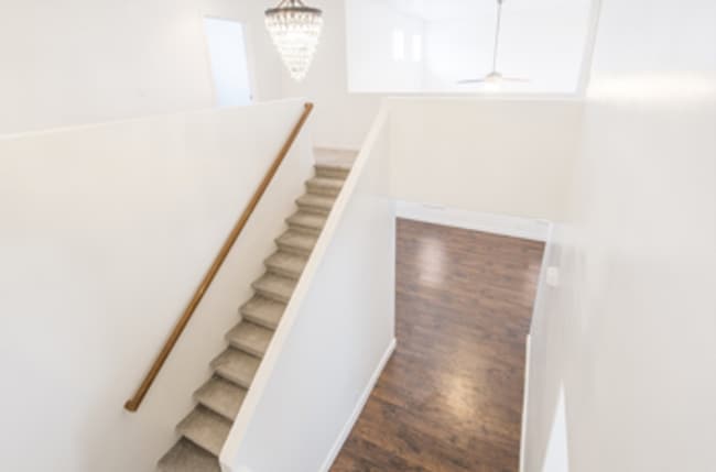 Building Photo - Beautiful 5 Bed | 2.5 Bath | 3 Car Single Family Home