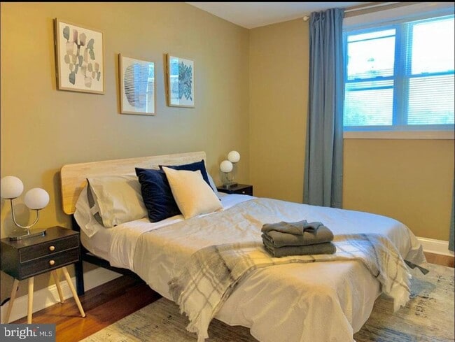 Building Photo - 1404 S 2nd St