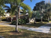 Building Photo - 902 S Bruce St