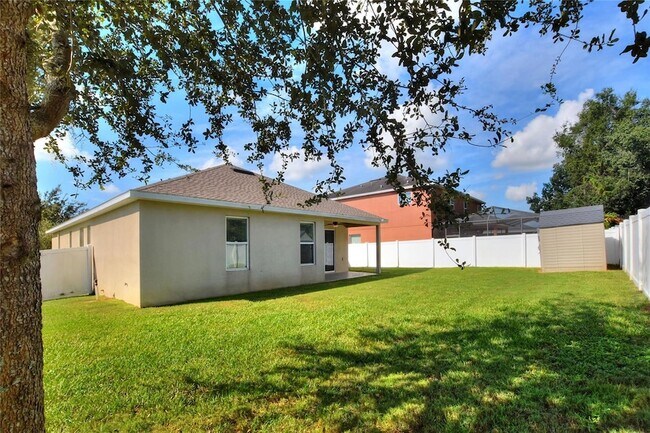 Building Photo - 1900 Wind Meadows Dr