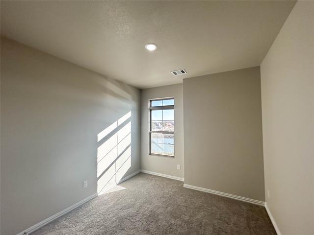 Building Photo - 2121 Luna Dr