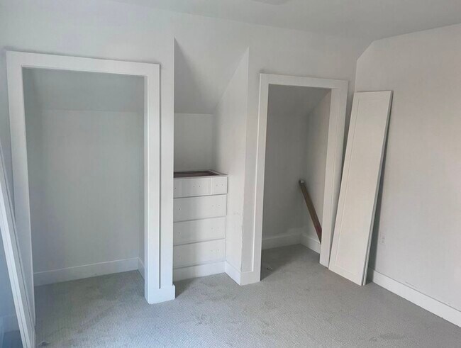 Building Photo - 57 Central St