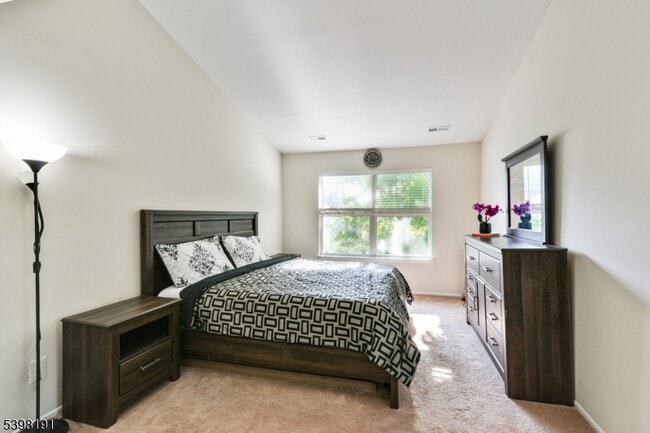 Building Photo - 28 Kensington Dr