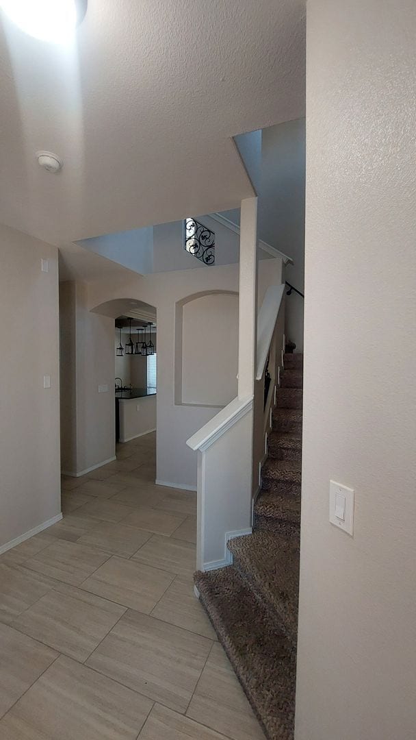 Building Photo - Backyard Oasis!!!  Beautiful 4 bedroom 2.5 bathroom 2 story home on corner lot!