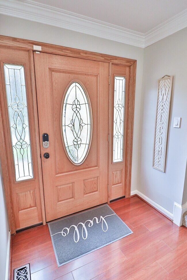 Building Photo - 9633 Cinnamon Creek Dr