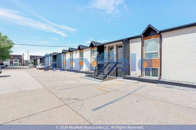 Building Photo - 30 N Hwy 89