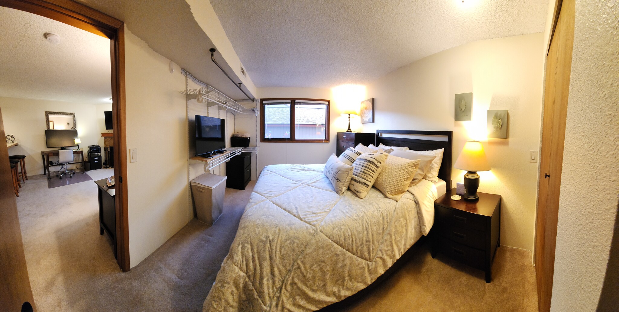 Building Photo - 9645 Independence Dr