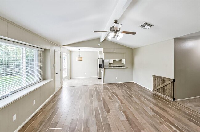 Building Photo - 5347 Lincoln Green Dr