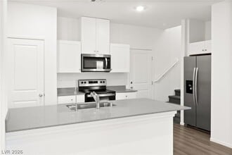 Building Photo - 491 Waterfall Cv Ct