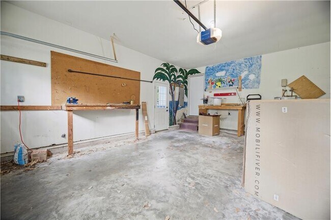 Building Photo - 1044 Commodore Dr