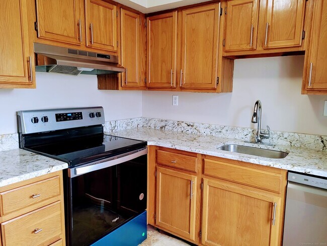 Building Photo - 97 Candlewood Dr