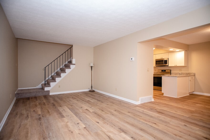 Building Photo - 837 Tollis Pkwy