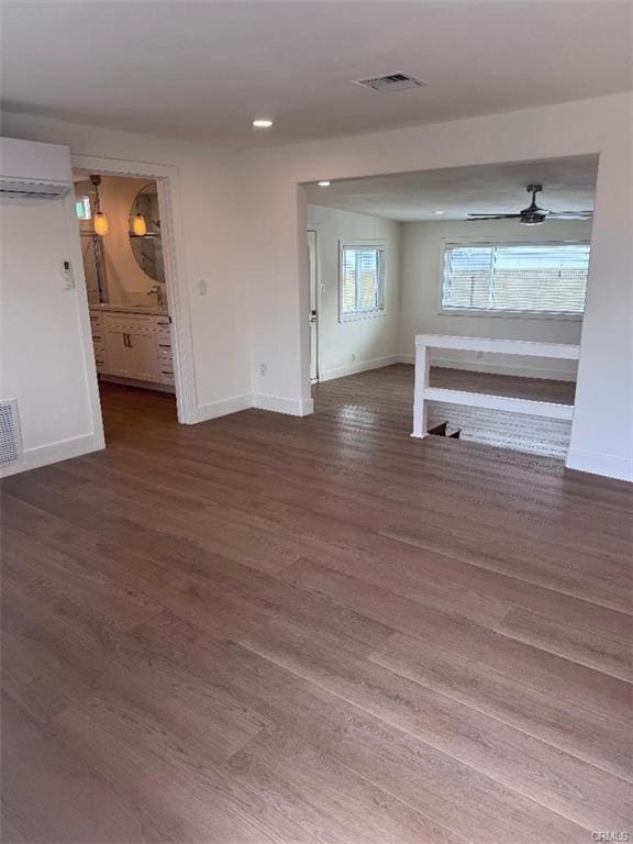 Building Photo - 7103 Luxor St