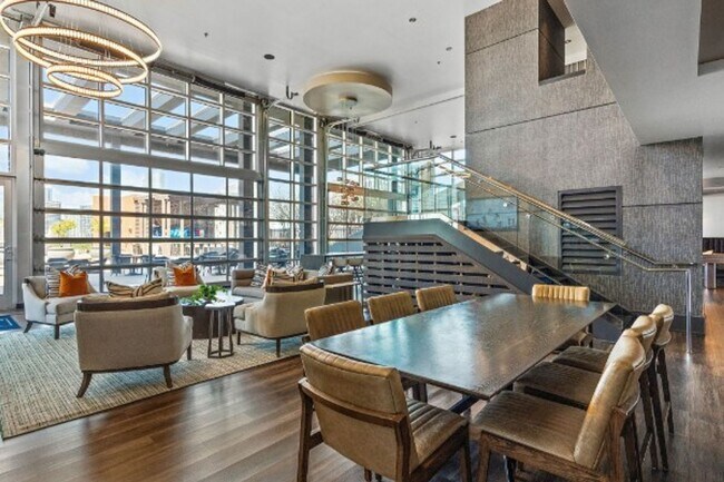 Building Photo - Fully Furnished 15th Floor Condo At Icon I...