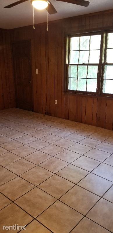 Building Photo - 3 br, 2.5 bath House - 881 long Point Road