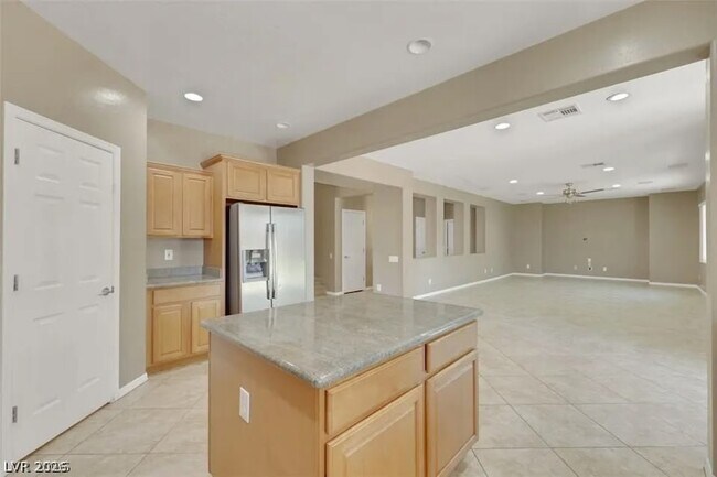 Building Photo - 2501 Bechamel Pl
