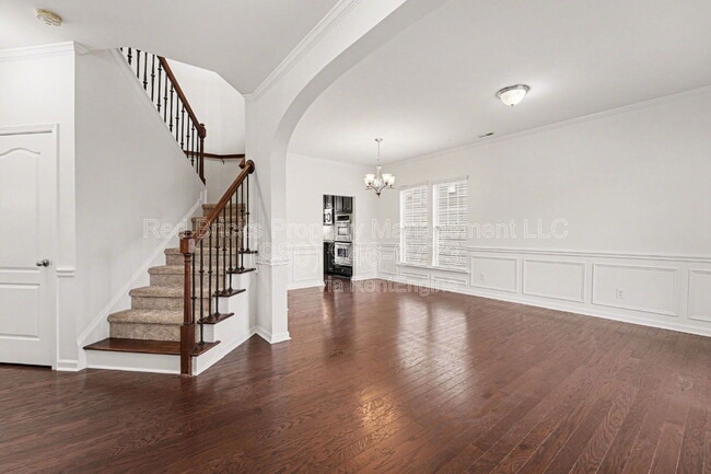 Building Photo - 1349 Middlecrest Dr NW