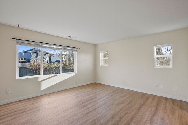 Building Photo - Lake Stevens~Amber Skyline