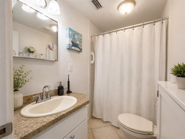 Building Photo - 4431 Kohler St