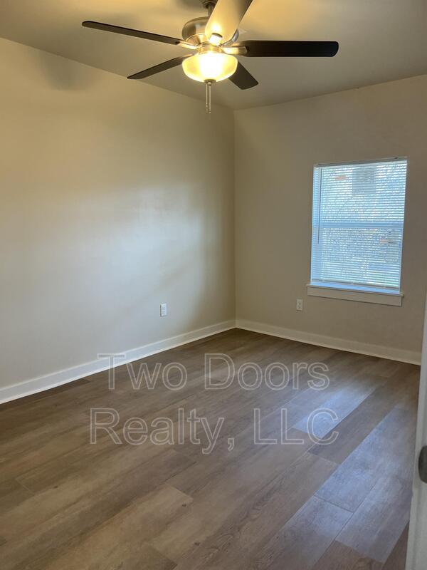 Building Photo - 221 W Himes St