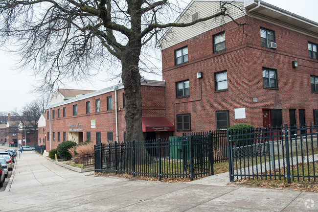 Building Photo - Douglass Homes