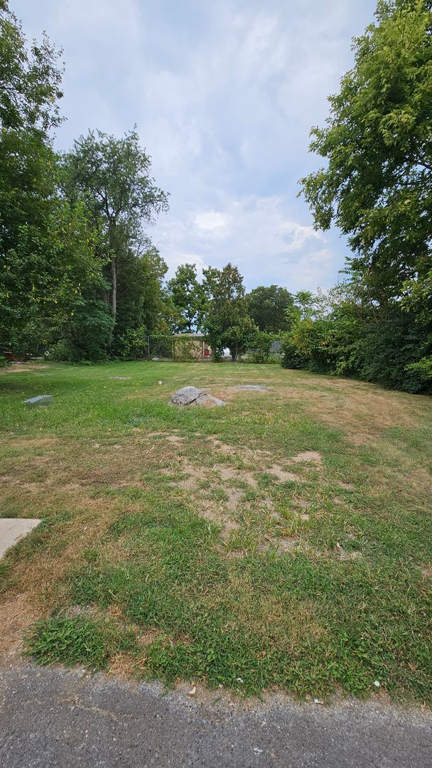 Building Photo - 3 Bedroom Single Family Home
