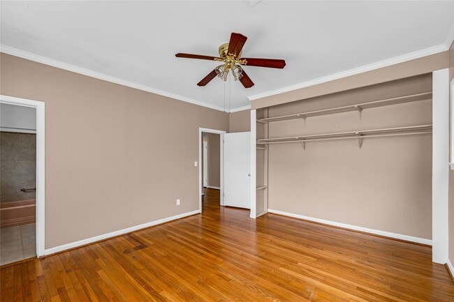Building Photo - 2527 Avenue G