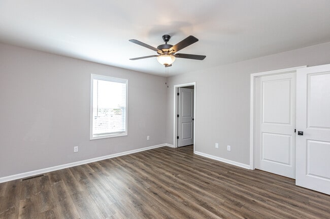 Building Photo - 506 S Main St