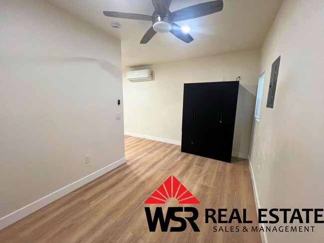 Building Photo - Newly Renovated Rental!