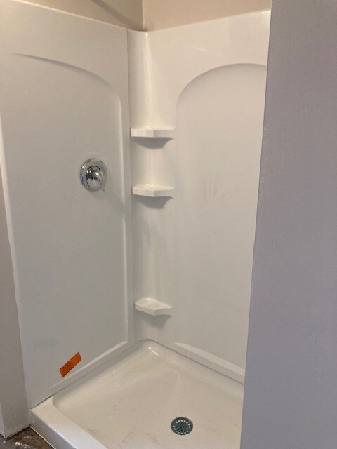 primary bath - 136 Highland Ave