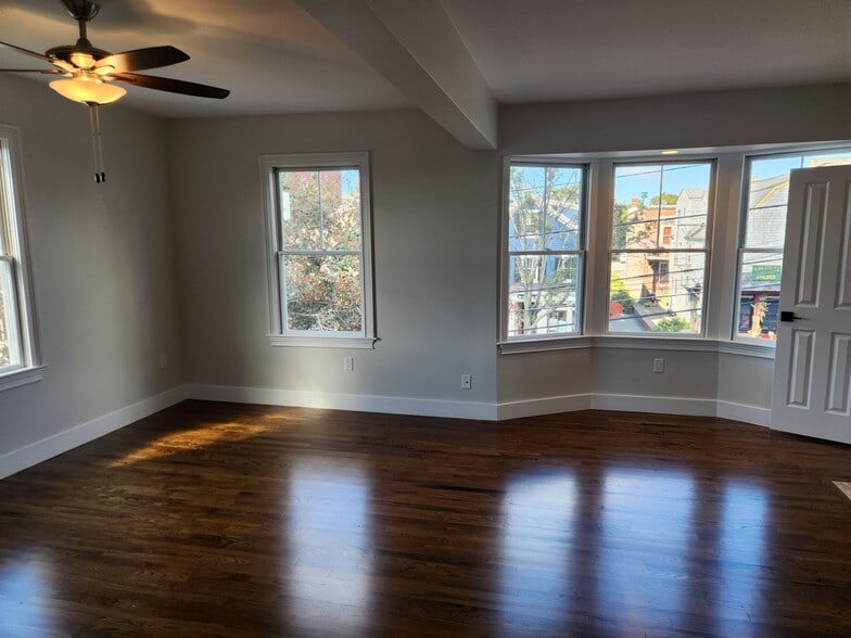 Building Photo - 20 State St