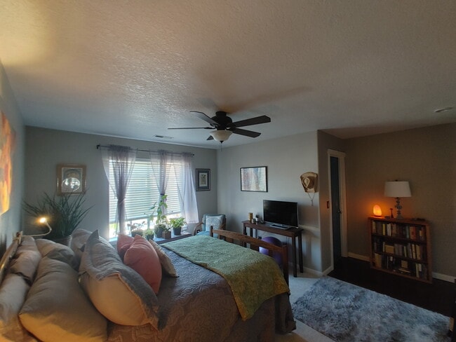 Building Photo - 17872 SW Niks Dr