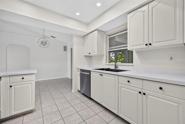 Building Photo - 7510 Ligustrum