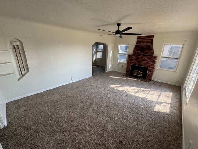 Building Photo - Old Town Charm