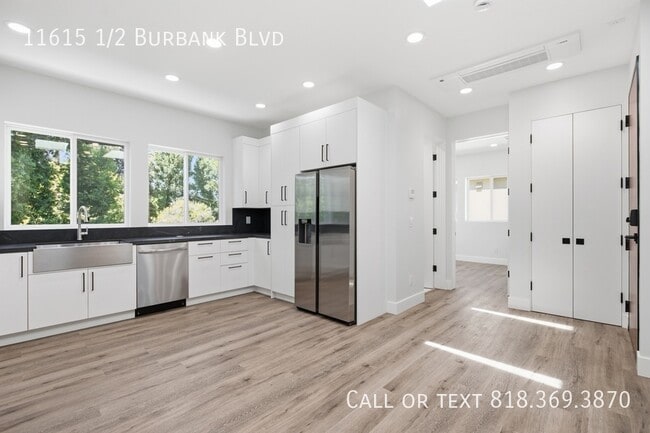 Building Photo - 11615 1/2 Burbank Blvd-