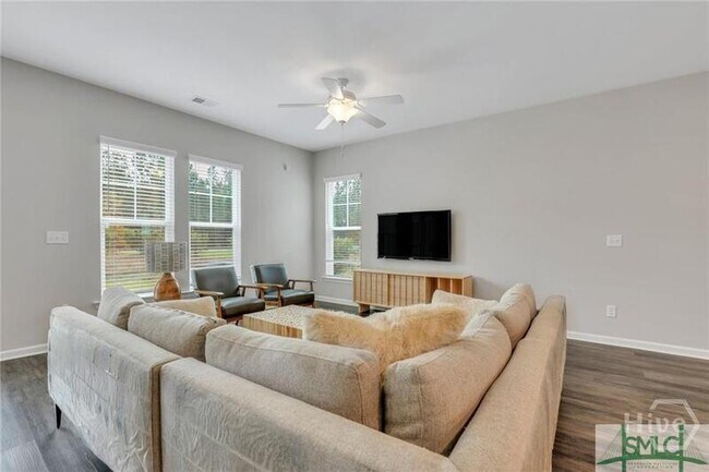 Building Photo - 116 Ainsdale Dr