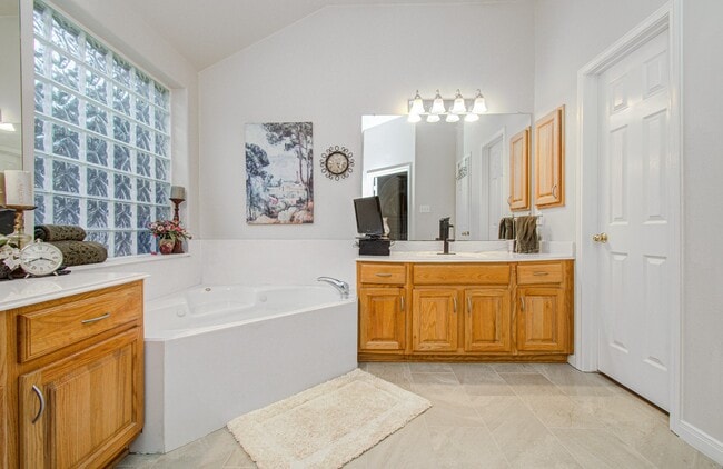Building Photo - 17611 Emerald Garden Ln