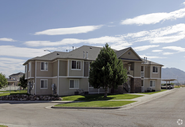 Primary Photo - Spring Hollow Apartments