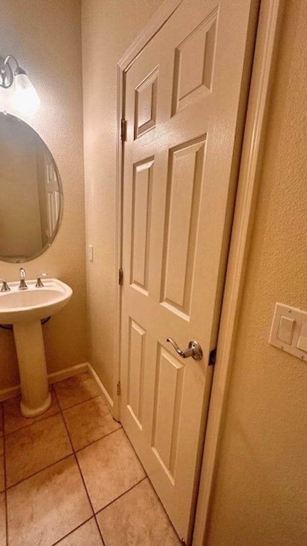 Building Photo - The Courtyards at Dublin Ranch Stunning Townhouse 3BD/2.5BA Spacious Floor Plan