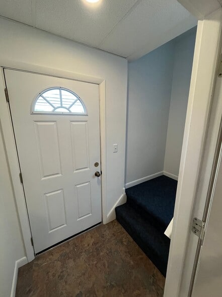 Building Photo - 66 Weld St