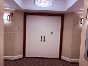 Building Photo - 4779 Collins Ave