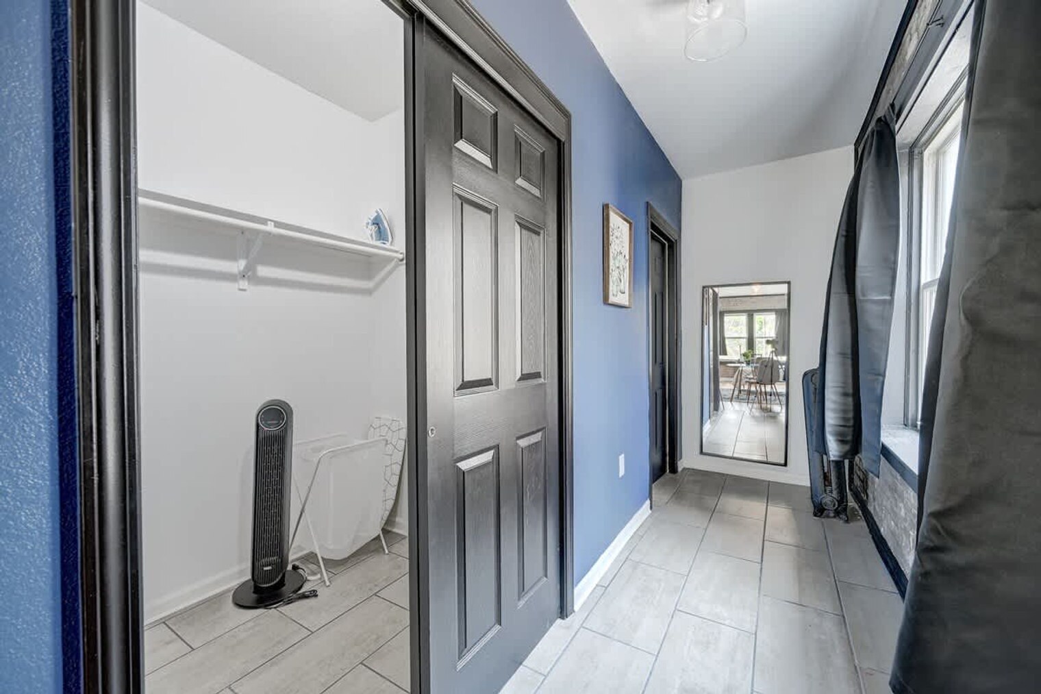 Building Photo - 1925 N Prospect Ave