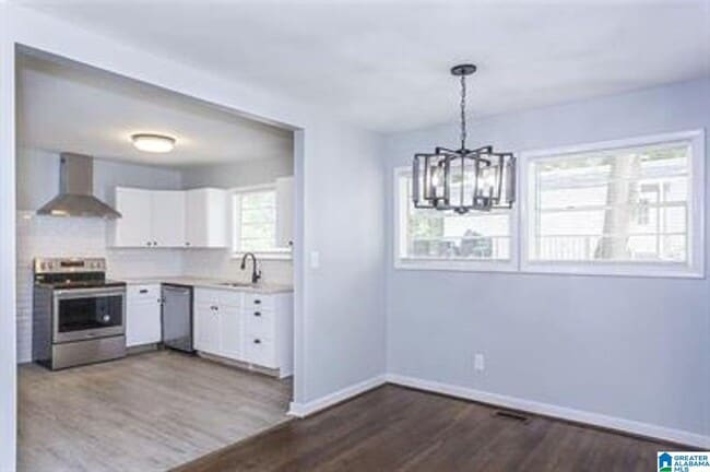 Building Photo - 5000 Scenic View Dr