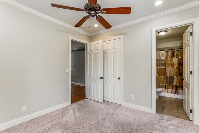 Building Photo - Abingdon Court