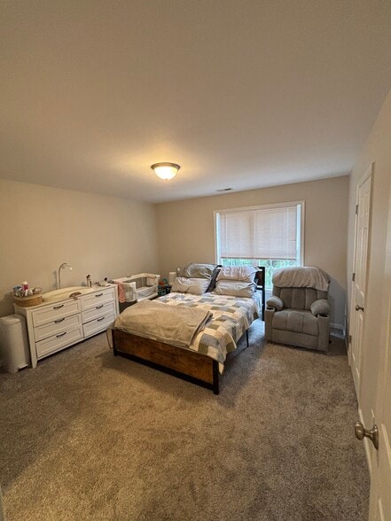 Building Photo - 1810 Broadway St