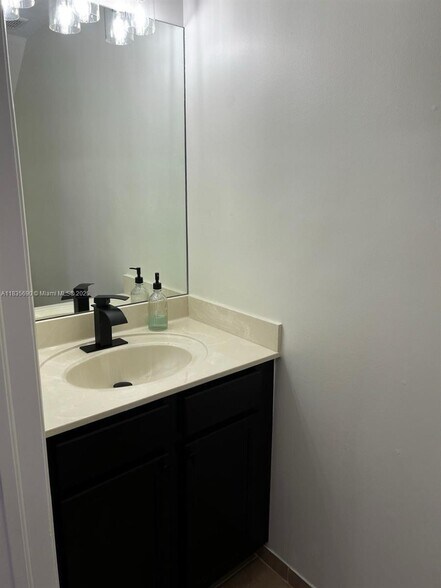 Building Photo - 11512 SW 151st Ave