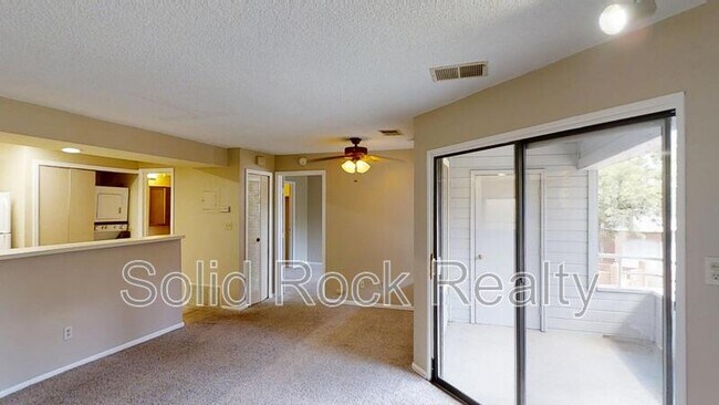 Building Photo - 3628 Iguana Dr
