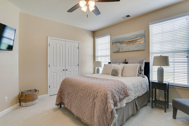 Building Photo - 1945 Breck Ave