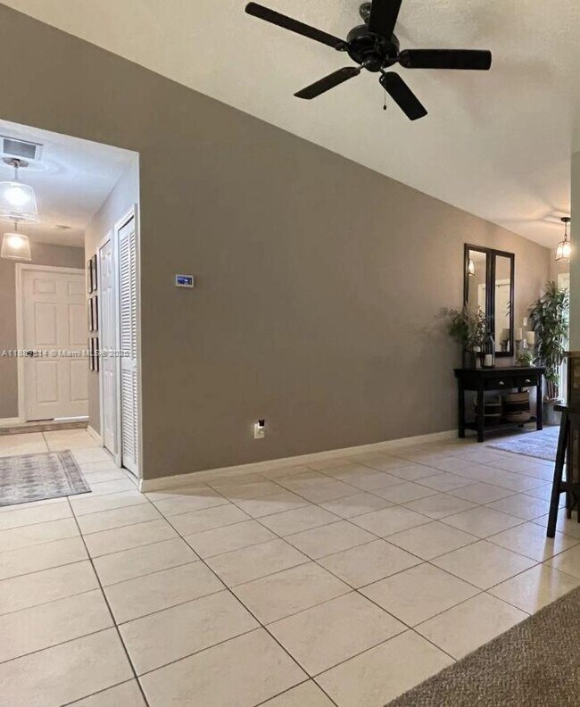 Building Photo - 6404 Las Palmas Way